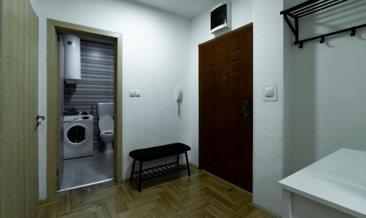 Central Fenix Apartment - Free Private Parking-Fast Wi-Fi Novi Sad Exterior photo