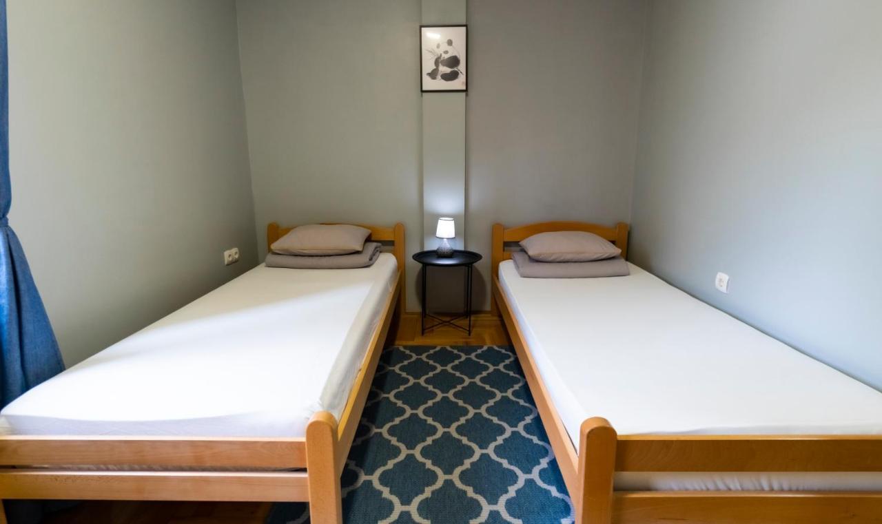 Central Fenix Apartment - Free Private Parking-Fast Wi-Fi Novi Sad Exterior photo